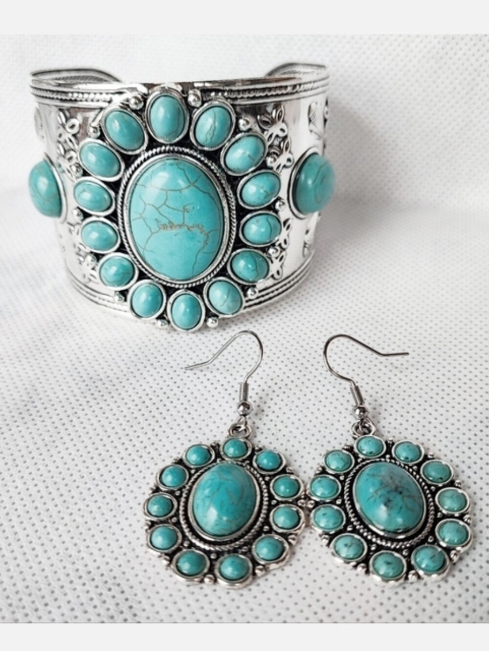 Faux Veined Turquoise Color Silver Tone Cuff Bracelet and Pierced Earrings Set